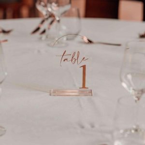 Numéro de table sur plexi arche - Couleur au choix