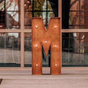 Lettre Lumineuse géante M