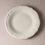 2025_Locadeco2_VersailleAssiettePlate_4345.jpg assiettes-plates-champêtre-chic